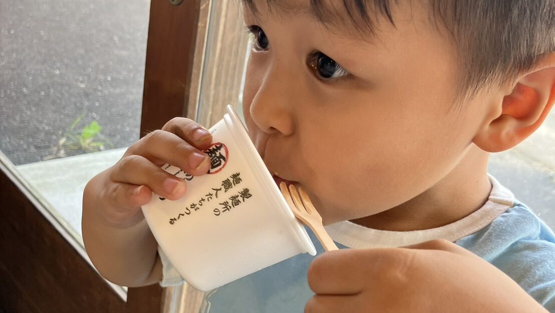 【秘密兵器「ちっちゃいさん」】年子連れ外食のハードル高すぎる件